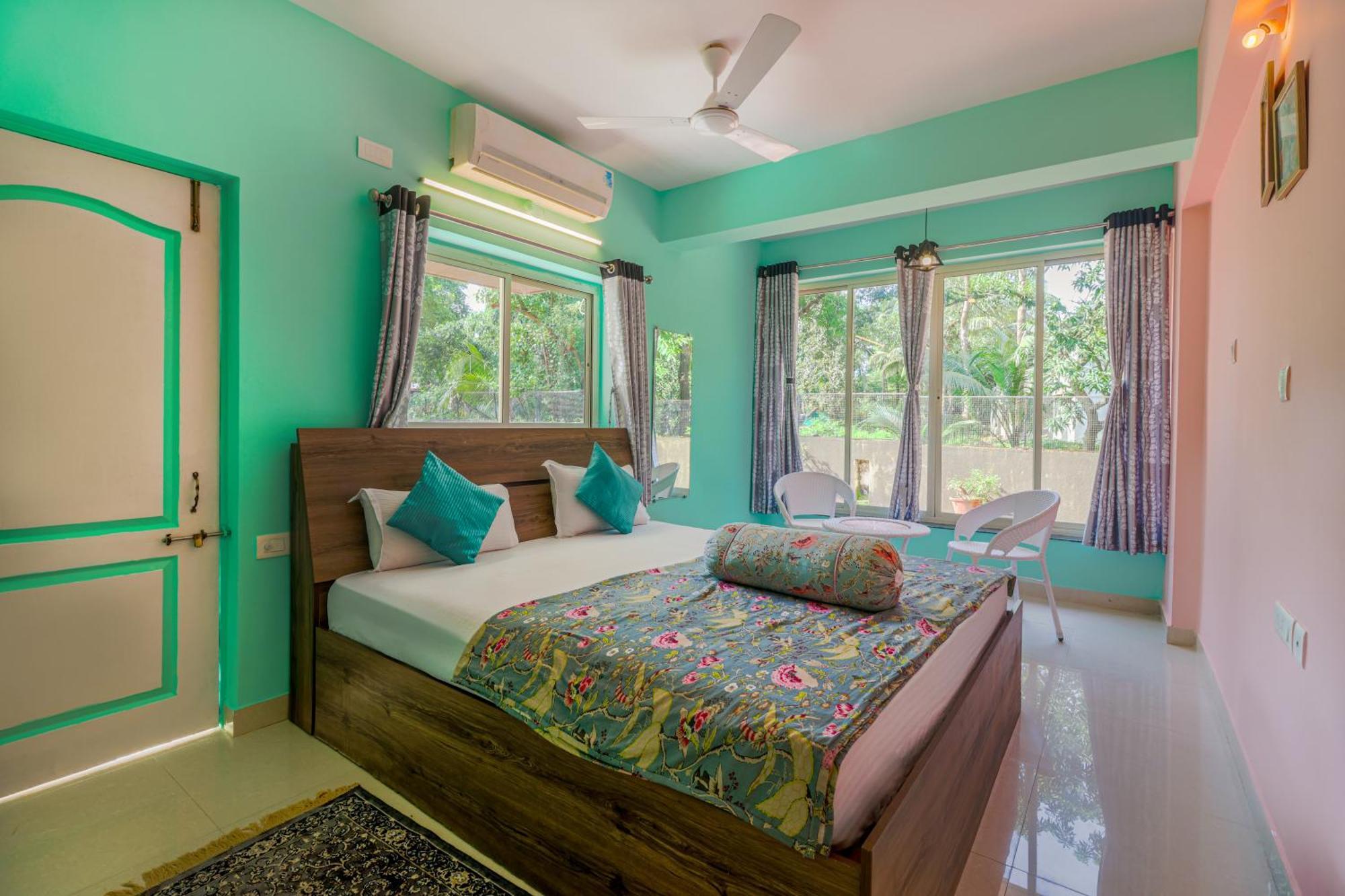 4Bhk Sparkling Apartment Near Beach Pool & Bar 2Bhkx2 Vagator Exterior photo